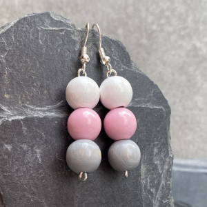 kolczyki korale drewniane szare pastele