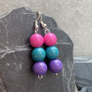 kolczyki korale drewniane fuksja i turkus