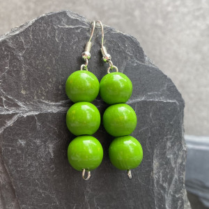 kolczyki korale drewniane jasno zielony