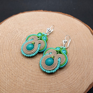 BEŻOWO-TURKUSOWE KOLCZYKI SUTASZ