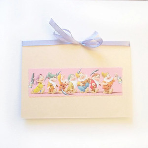 bajkowe kartki dla dzieci, krasnoludki kartka dla dziecka, kartka z krasnoludkami, kartka z krasnalami, krasnale kartka, fajne kartki na różne okazje