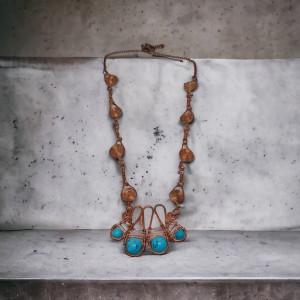 Delikatny naszyjnik z czystej miedzi z turkusami