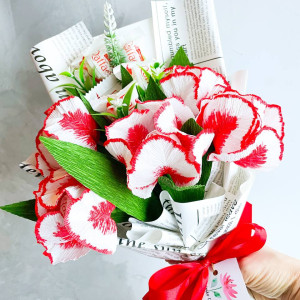 Bukiet tulipanów z cukierkami