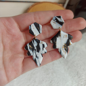 Kolczyki wiszące czarno biały marmur