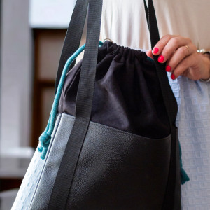 Czarna torba z kominem z ekoskóry