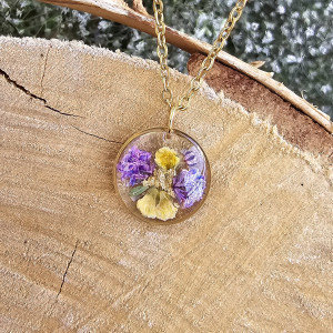 Bukiet złota zawieszka złoty wisiorek naszyjnik żywica z żywicy kwiaty z kwiatami retro naturalna dziewczęca kobieca gipsówka