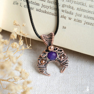 Wisiorek miedziany naszyjnik księżyc lunula z agatem brazylijskim wire wrapping
