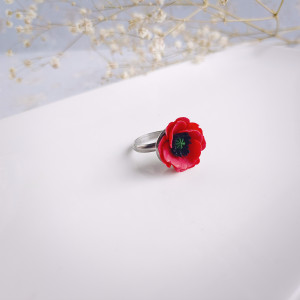 Pierścionek z makiem