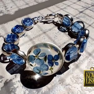 Sen modry III - bransoletka z żywicy, metalu i szkła