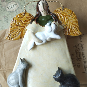 Aniołek ecru z 3 kotami