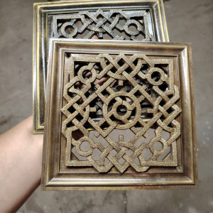 Kratka wentylacyjna lub do kominka z mosiadzu autorski wzor wlasny projekt -Młotkowana Jasna