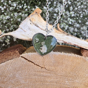 Srebrna zawieszka srebrny wisiorek kwiat naszyjnik żywica z żywicy kwiaty serce serduszko brokatowe zielone