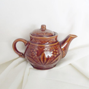 prl dzbanek z kamionki, ceramiczny czajniczek, prl ceramika, prl kamionka, prl naczynie., vintage czajniczek do herbaty, kamionkowy dzbanek retro, vintage dekoracja do kuchni