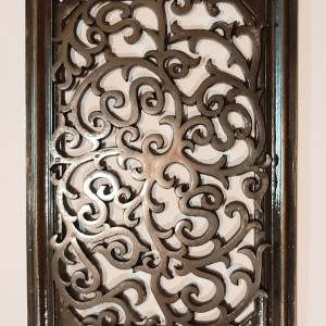 Kratka wentylacyjna lub do kominka  ozdobna z mosiadzu autorski wzor wlasny projekt srednia wzor pnacza