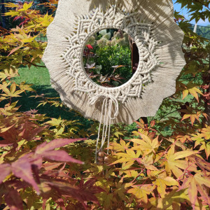 Mandala w stylu Boho z lusterkiem w kolorze cappuccino