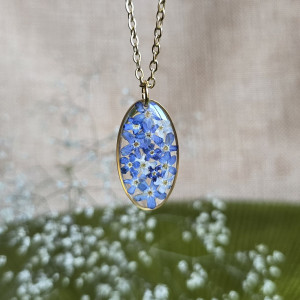 Złota zawieszka złoty wisiorek kwiat naszyjnik żywica z żywicy suszone kwiaty z kwiatami naturalne żywe kwiaty żywica epoksydowa owalna niezapominajki niezapominajkami