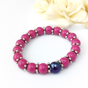 Różowa bransoletka na gumce