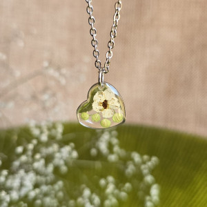 Srebrna zawieszka serce serduszko srebrny wisiorek naszyjnik żywica z żywicy kwiaty z kwiatami retro naturalna dziewczęca kobieca tawuła tawułą