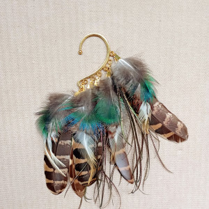 Nausznica zausznica z piór boho hippie pióra brązowe niebieskie pawie