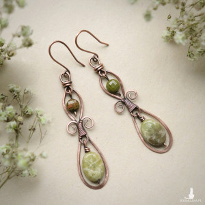 Kolczyki miedziane unikatowe wire wrapping z oliwinem i unakitem