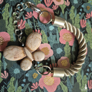 Bransoletka uniwersalna duza z motylem