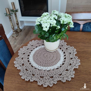 Podkładka szydełkowa na stolik kawowy 50cm