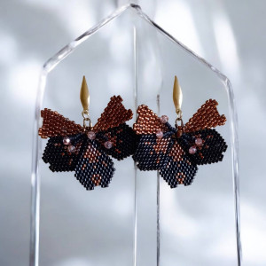 Kolczyki koralikowe "Czarne orchidee"