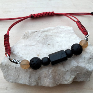 Bransoletka męska na czerwonym sznurku