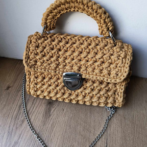 Torebka ze sznurka idealna na wiosnę