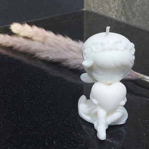 Świeca sojowa dziewczynka z sercem