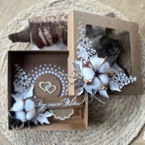 220,bawełniana rocznica ślubu z kwiatem bawełny