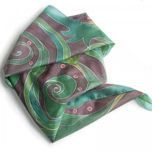 Jedwabna apaszka "Rośliny na brązowym tle"