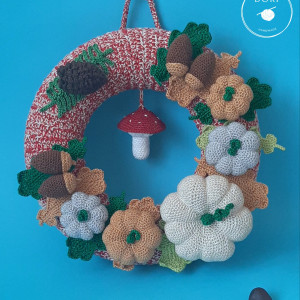 Szydełkowy jesienny wianek