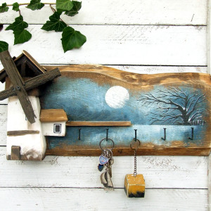 Drewniany wieszak z malowanym pejzażem - Rześki Poranek