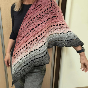 Chusta robiona na szydełku