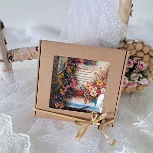 brelok makrama w kolorach tęczy dzień nauczyciela