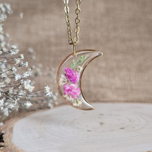 złota zawieszka złoty wisiorek naszyjnik żywica z żywicy kwiaty z kwiatami księżyc kwiaty żywica biżuteria gipsówka