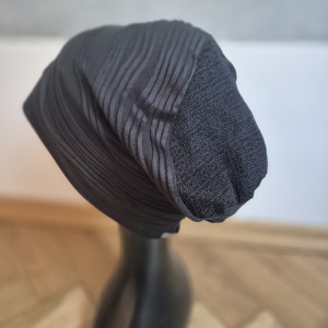 Czarna codzienna czapka