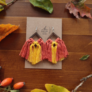 Kolczyki boho makrama wiszące lekkie jesień jesienne jesieniara jesieniary - żółto-pomarańczowe romby v1