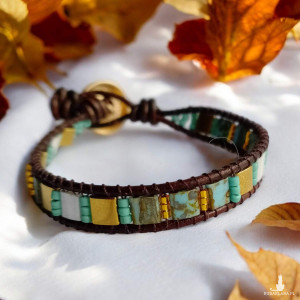 Bransoletka boho z koralików Tila na rzemyku