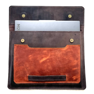 Pokrowiec na laptopa 16 cali ze skóry brązowej „Crazy Horse”.