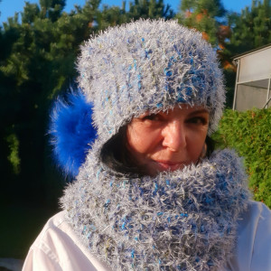 Komplet. Czapka plus komin.