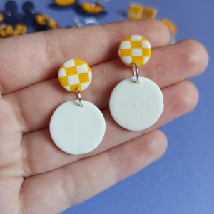 Kolczyki sztyfty kółka żółto biała krata
