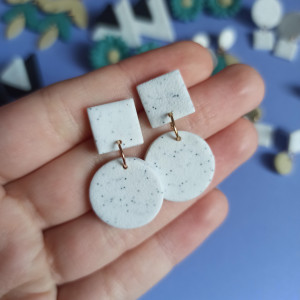 Kolczyki sztyfty biały granit