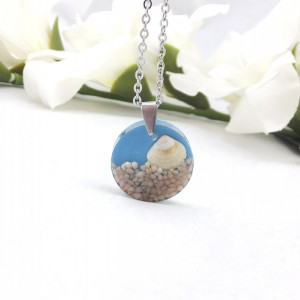 Naszyjnik morski z muszlą i piachem