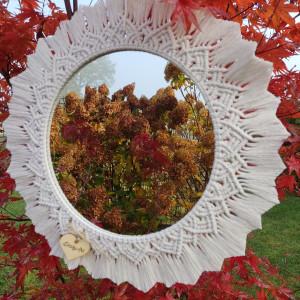 Duże makramowe lustro w stylu Boho