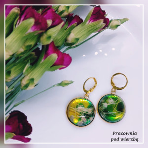 Kolczyki wiszące zielone kwiat czosnku żywica stal