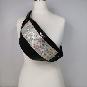 Nerka saszetka ekoskóra w rozmiarze L - czarna