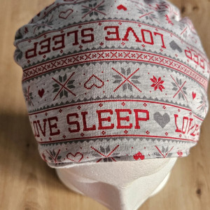 Czapka w motywie skandynawskim Love dla każdego z ociepleniem