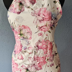 Fartuch, fartuszek klasyczny w dwóch wzorach kwiatowy i geometria